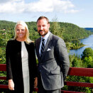 The Crown Prince and Crown Princess in Gjerstad (Photo: Gorm Kallestad / Scanpix)